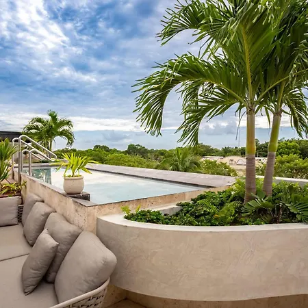 Chic Resort-Style Condo In Playa Del Carmen